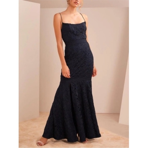 KEEPSAKE the Label Revolve Utopia Lace Gown In Midnight Navy Blue - Picture 2 of 9